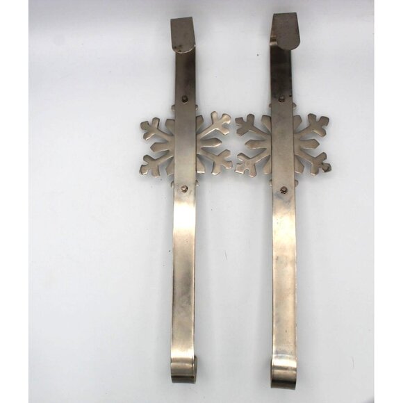 Christmas Wreath Holders Set of 2 Metal Snowflake Winter Decor Over Door 14 Inch - Picture 8 of 13